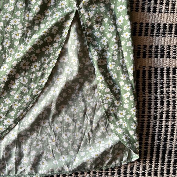 Yozy Size Medium green white floral print Maxi skirt - Picture 3 of 6